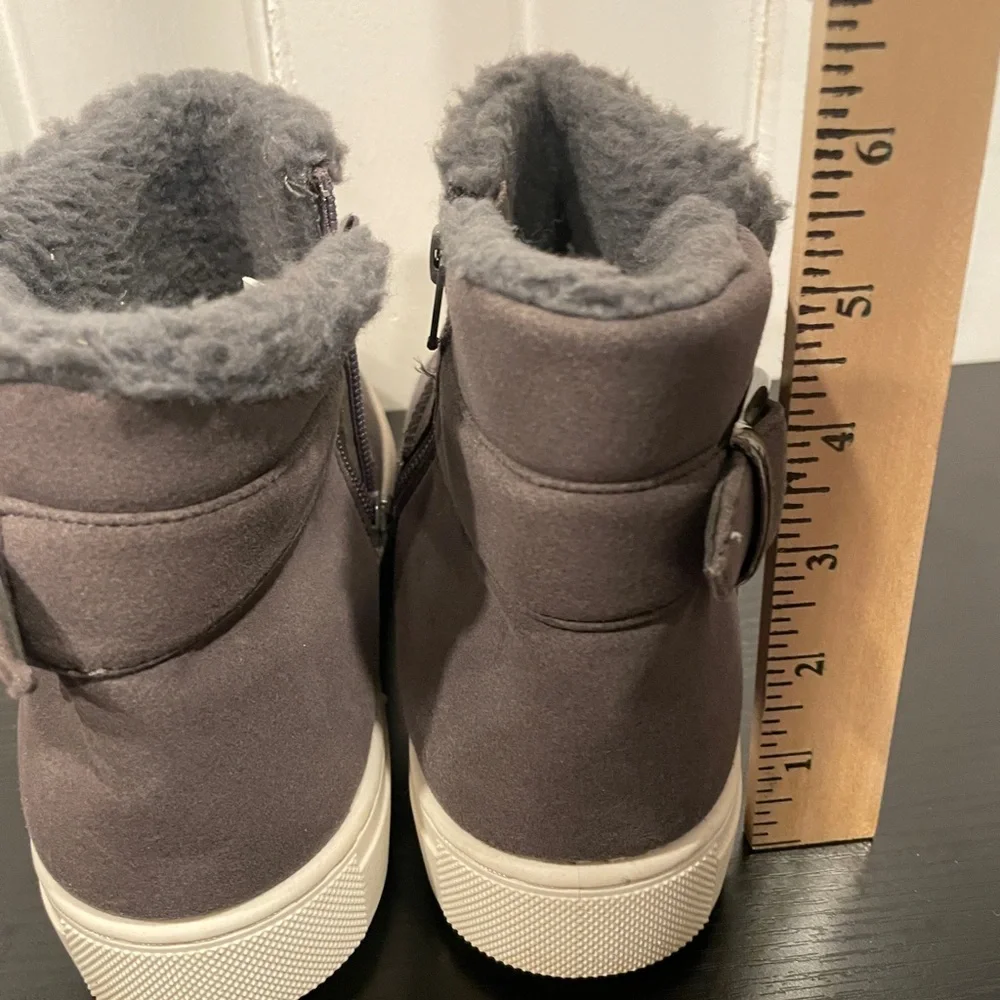 Cliffs by white mountain Gray Cozy Faux-Shearling Ankle Boots size  7.5